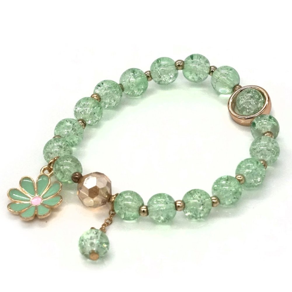 Bracelet with Green glass crystals and charm.OS